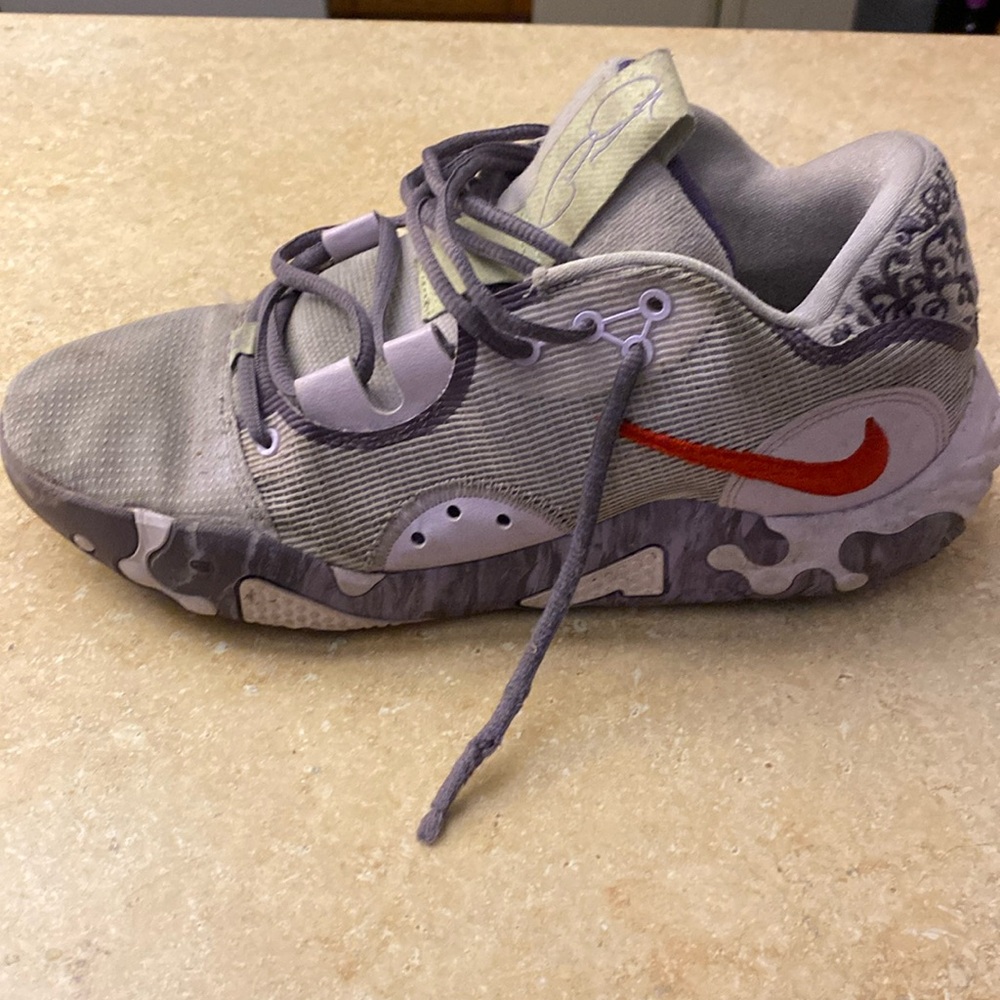 Nike shoes Athlete Basketball shoes.